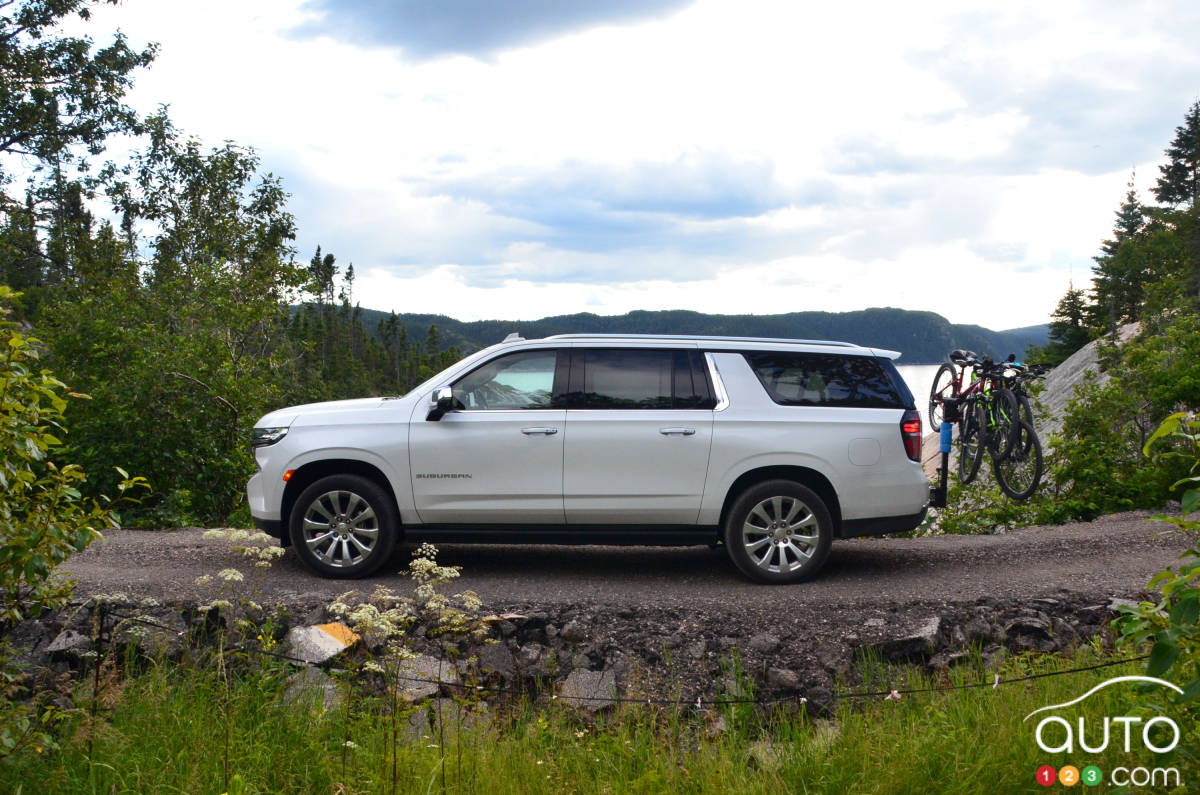 Chevrolet Suburban Duramax 2021, profil